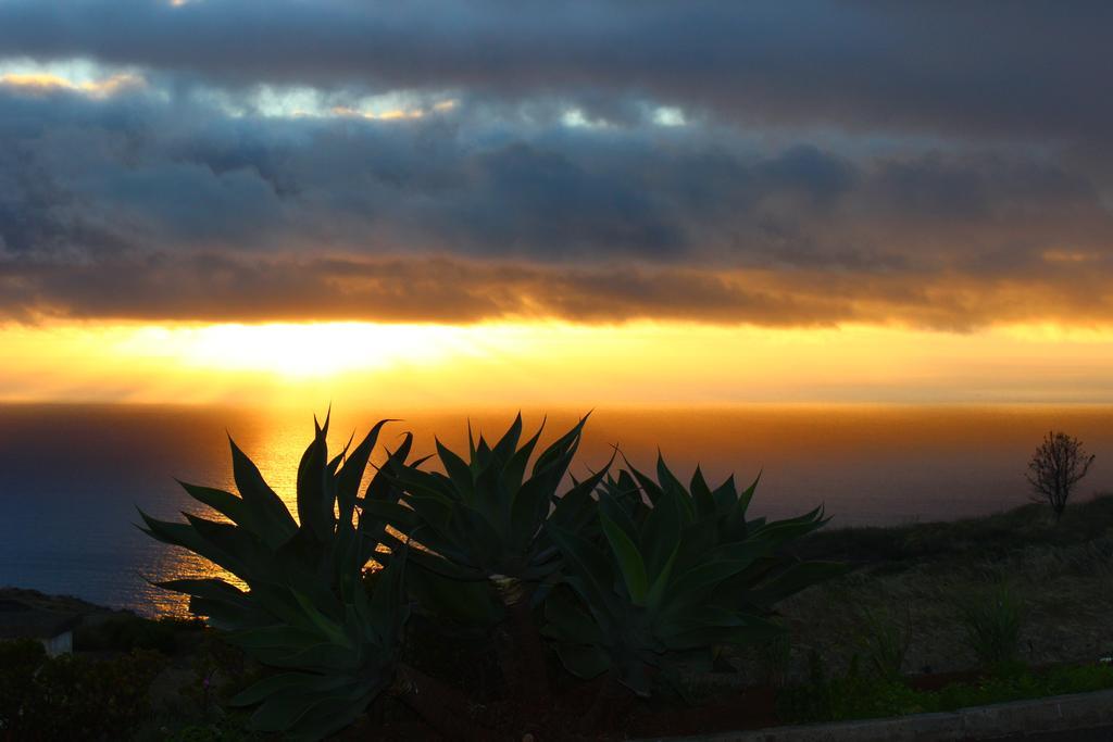Residencial Farol Bed and Breakfast Ponta do Pargo Εξωτερικό φωτογραφία